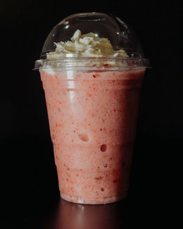 Strawberry Smoothie (Sinh Tố Dâu).